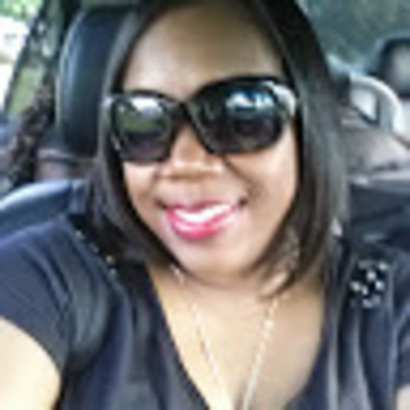 Meet your Posher, Jena - Picture 1 of 1